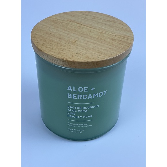 14.5 oz Threshold Aloe Bergamot Scented Candle 2 Wick Up To 40 Hours - Picture 2 of 3